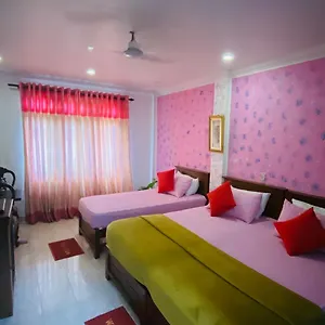 Hotel Oak Wood Kandy